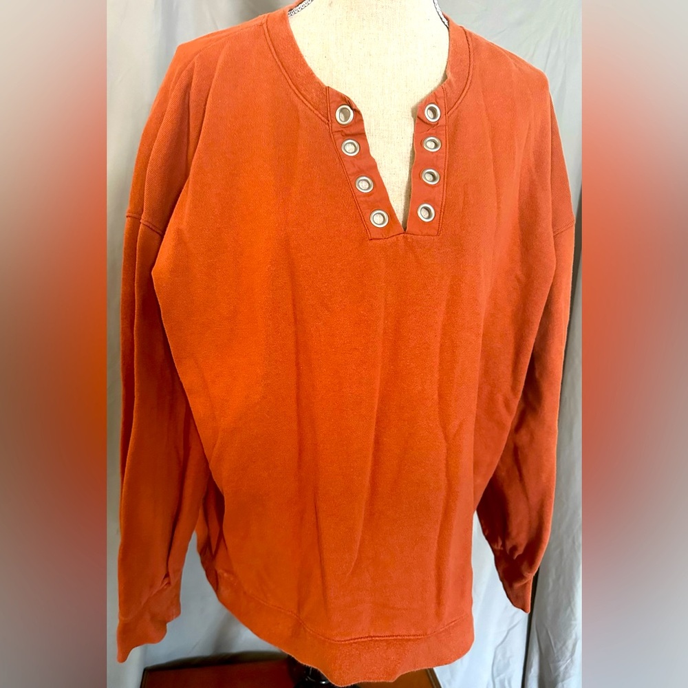 MADEWELL XL sweatshirt in pumpkin spice color & brass open holes for adornment